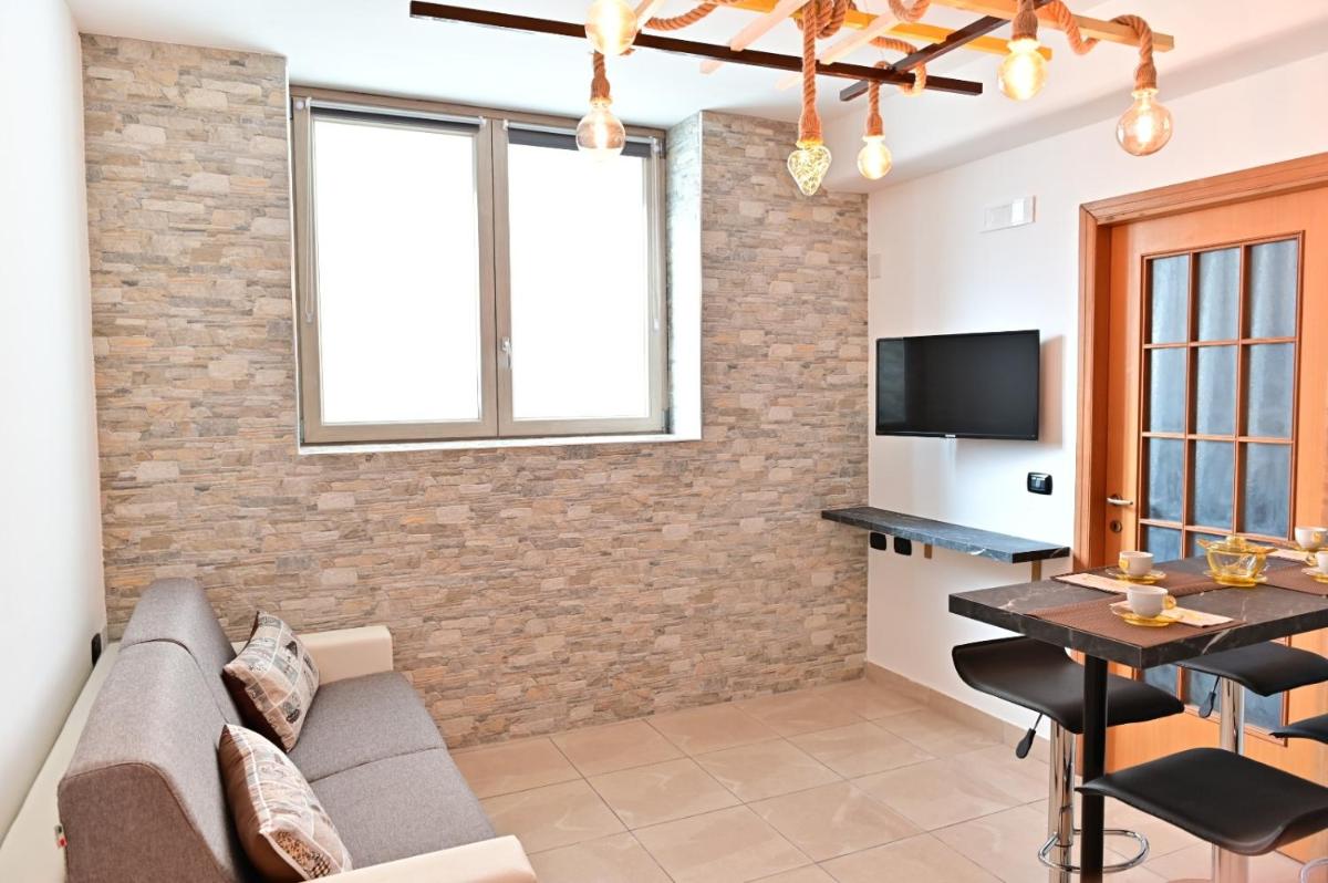 Balzico House - Housity
