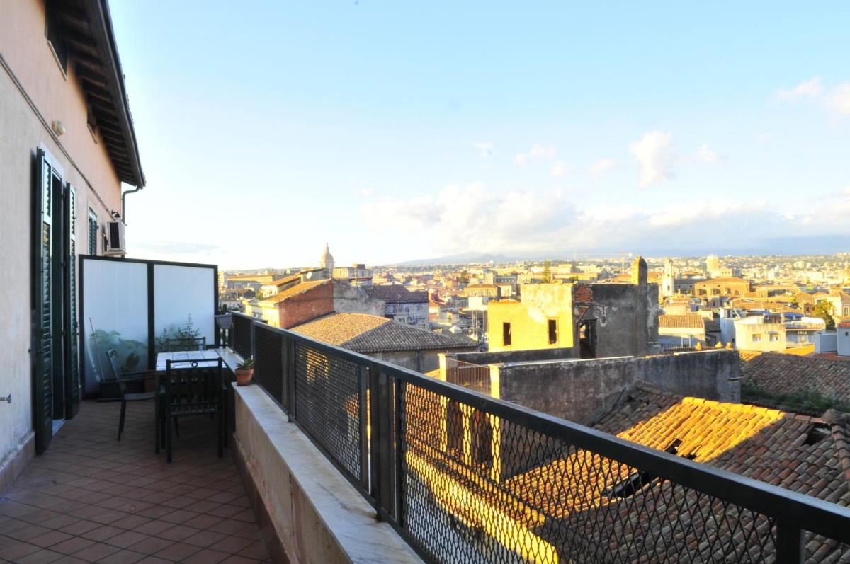 Terrazza sul Castello Ursino by Wonderful Italy - Housity