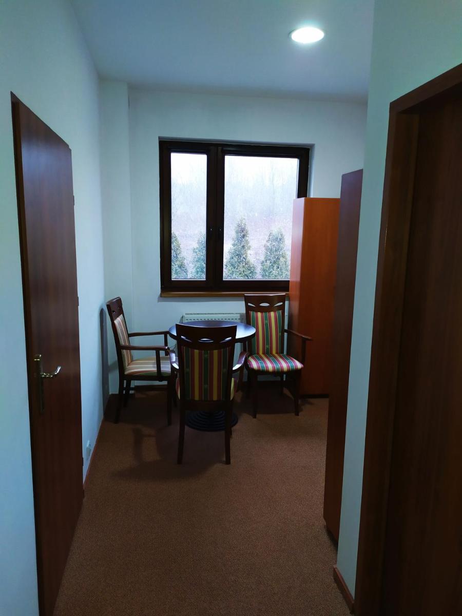 Go?ciniec Czarci M?yn - Housity