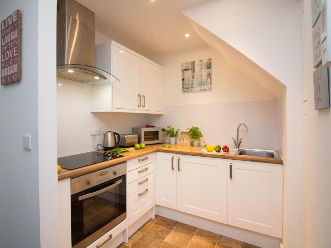 Beddoe Apartments Premier Lodge Eastleigh near Winchester and Southampton - Housity