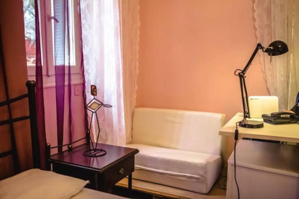 House of diamond in the shadow of the Acropolis - Housity