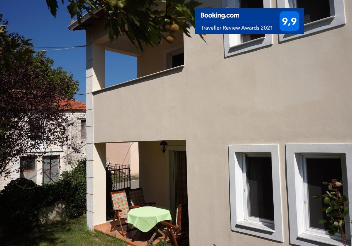 Villa the Platanus Tree - Housity
