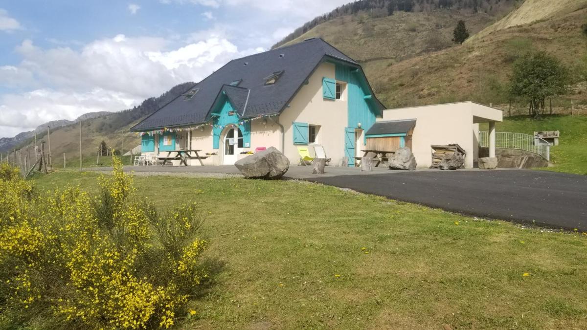 Gîte de montagne du Plateau de Lhers- Accueil randonneurs - Housity