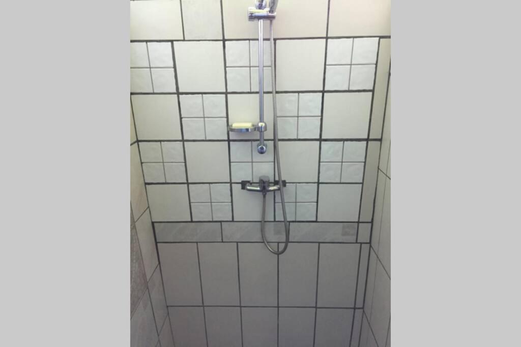 Logement en pleine verdure tropicale -10 min plage - Housity