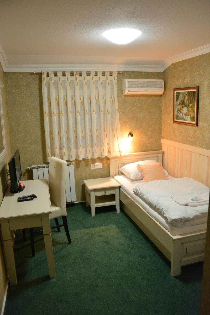Motel Most - Housity