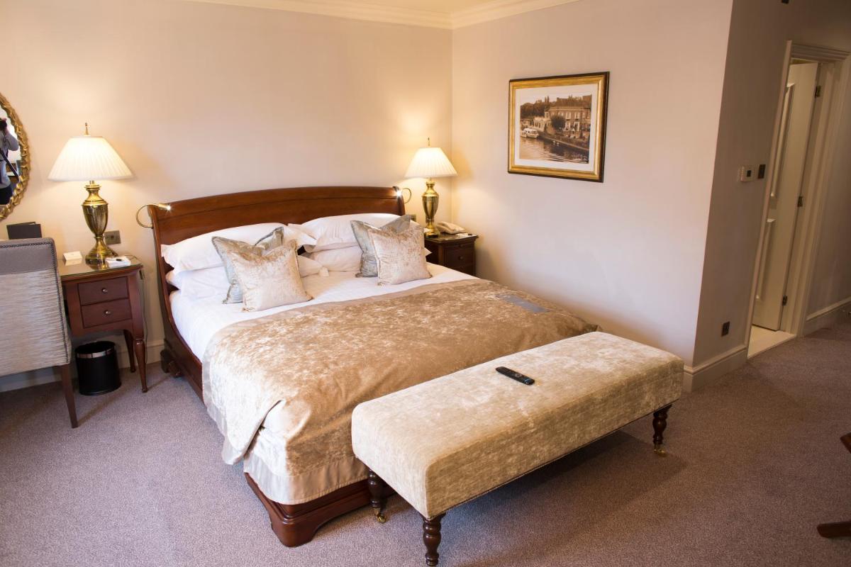 Macdonald Compleat Angler - Housity