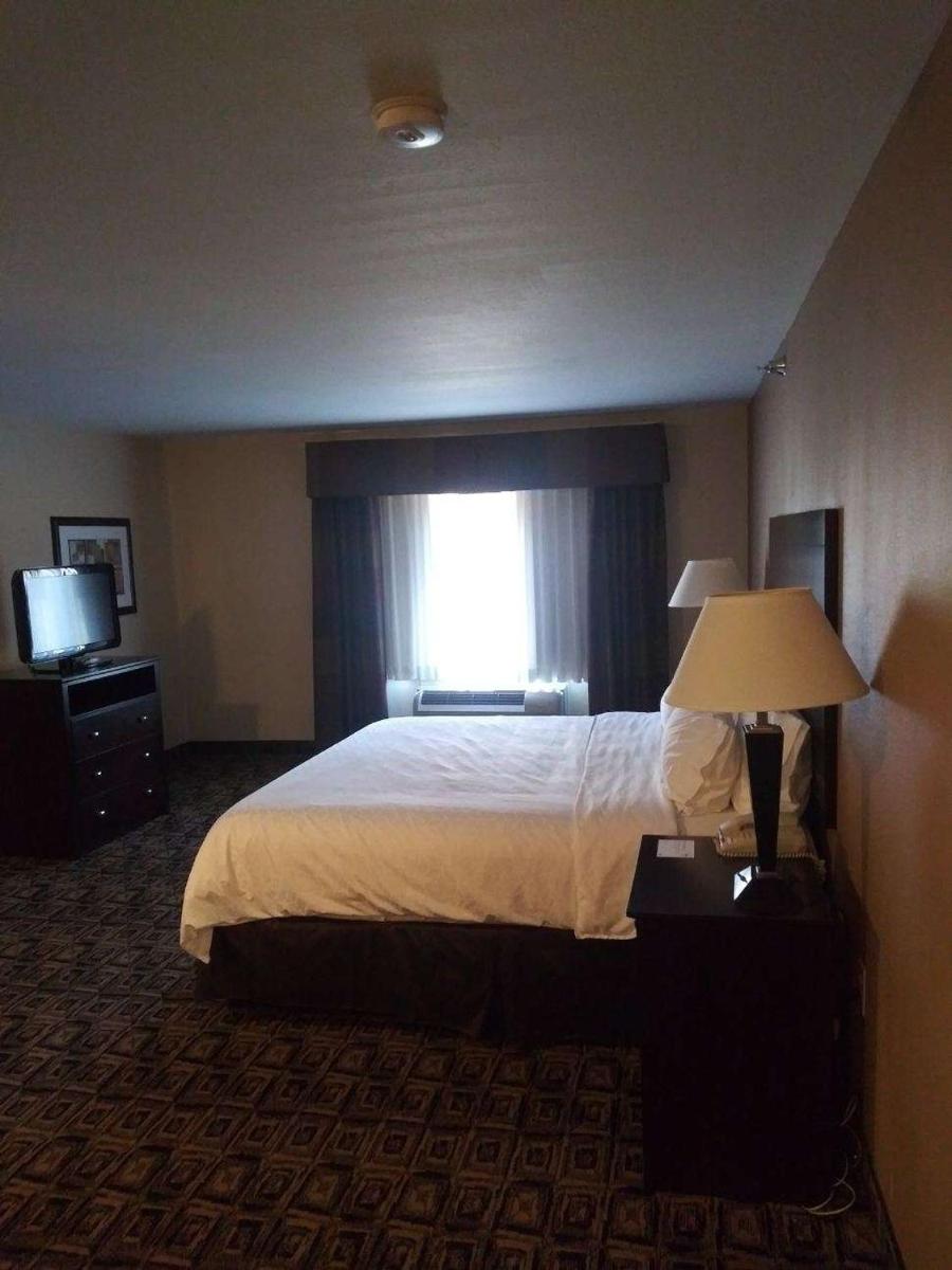 Holiday Inn Express & Suites Zanesville North by IHG - Housity