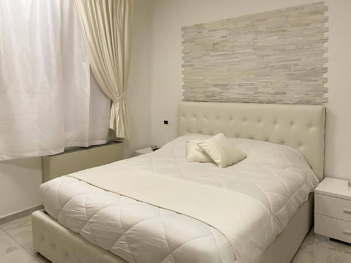 Royal Central Room - Housity
