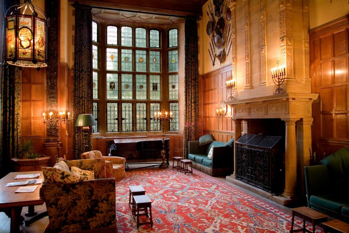 West Dean College - Housity