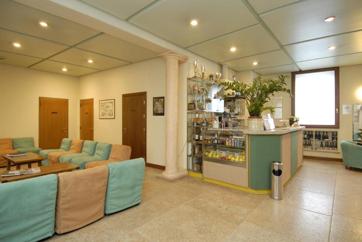 Albergo Bianchi Stazione - Housity