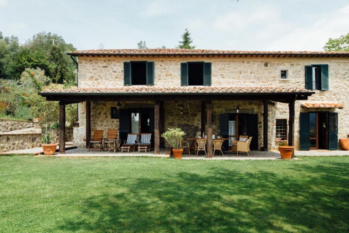 Elegant Villa in Santa Fiora with Private Pool - Housity