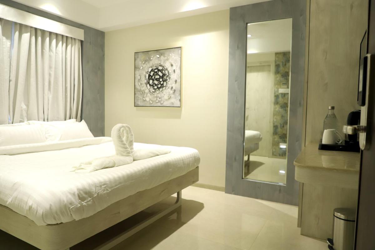 Hotel Grand Girdhar - Housity