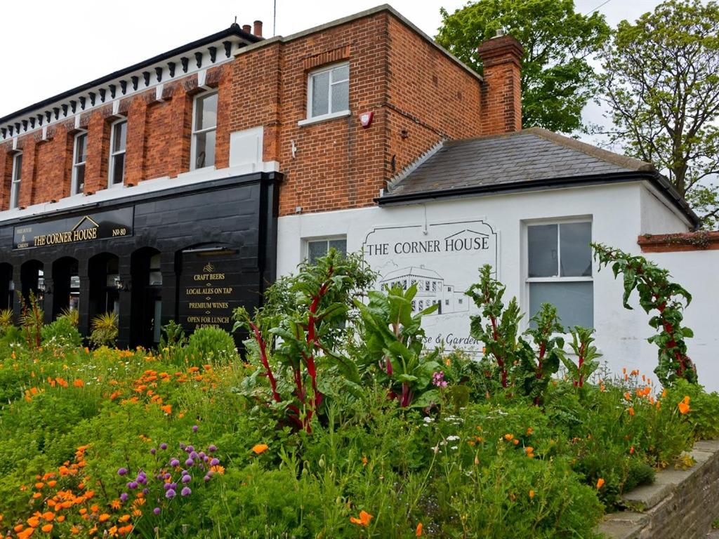 Corner House apartment - Housity