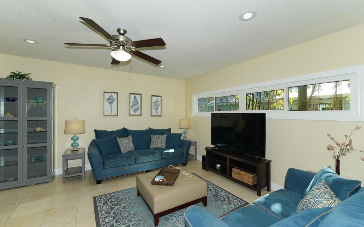 Coastal Beauty - Housity