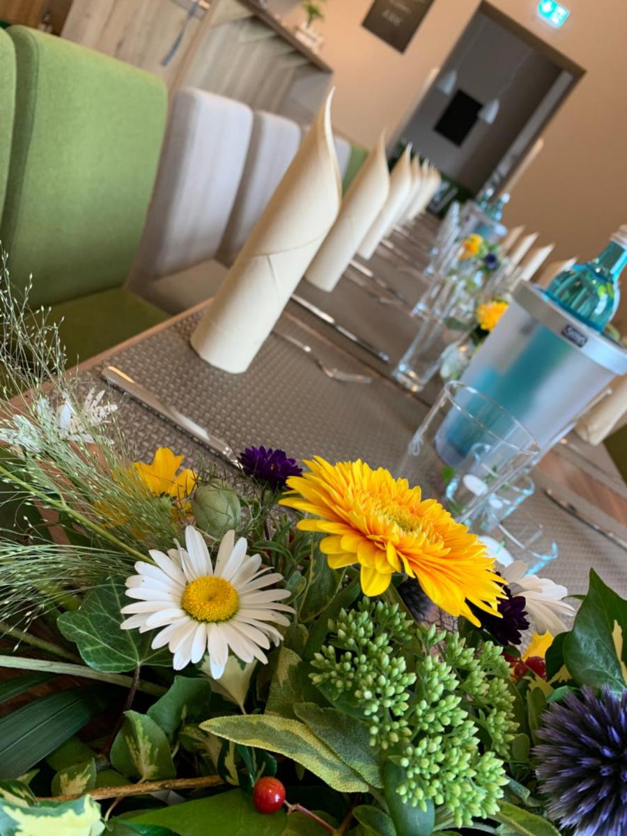 LOK - Die Pension - Das Restaurant - Housity