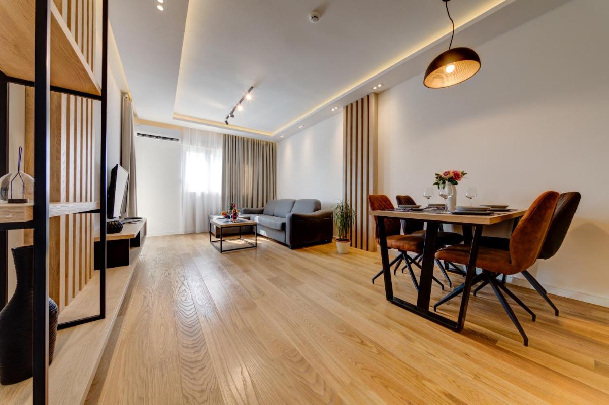 Apart Compliment - Housity