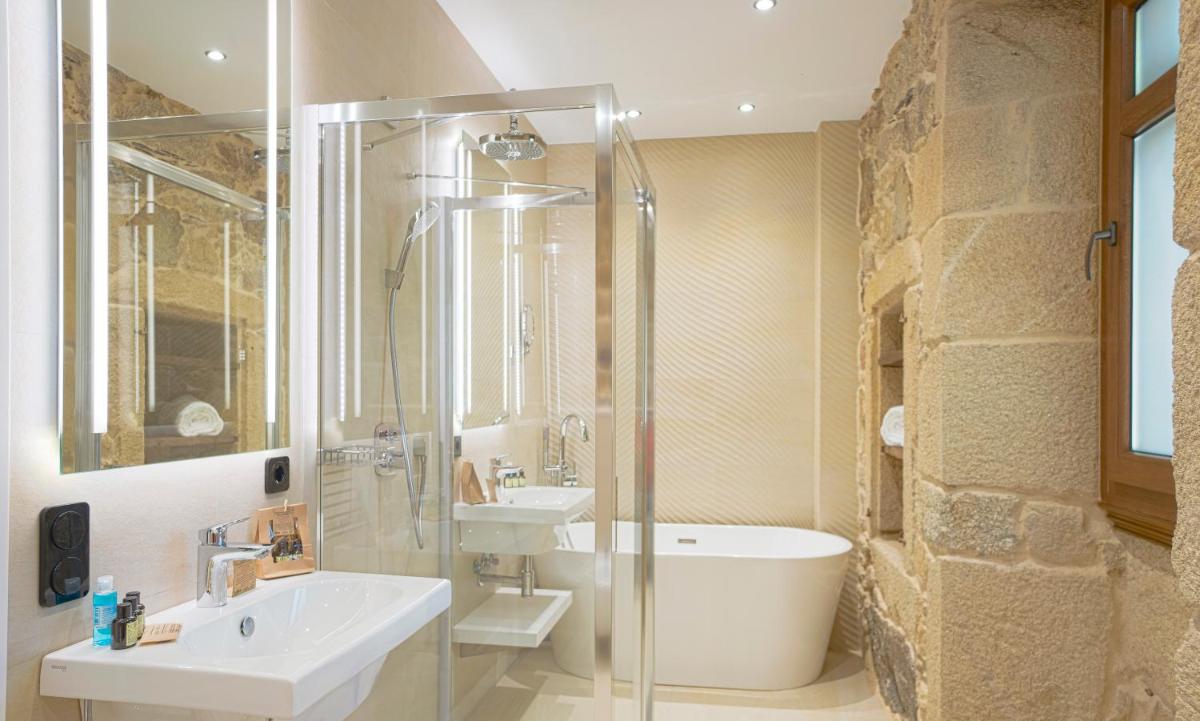 Un baño de Hotel As Torres da Hermida
