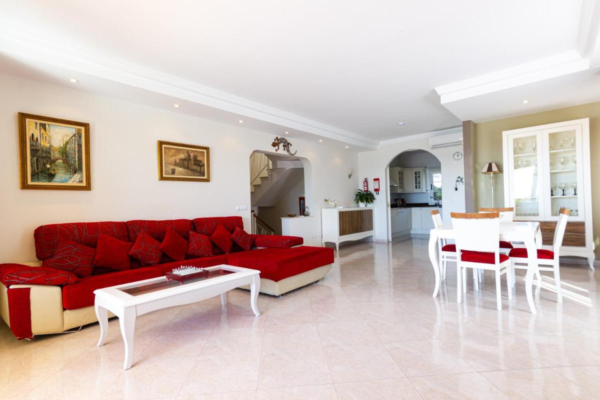 Sea Edge Friendly Holiday Home - Housity