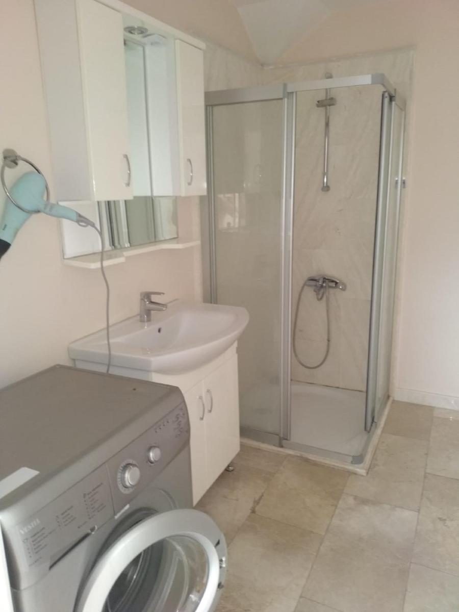 Suitetrails - 2 yatak odalı Bluehouse with a sea view