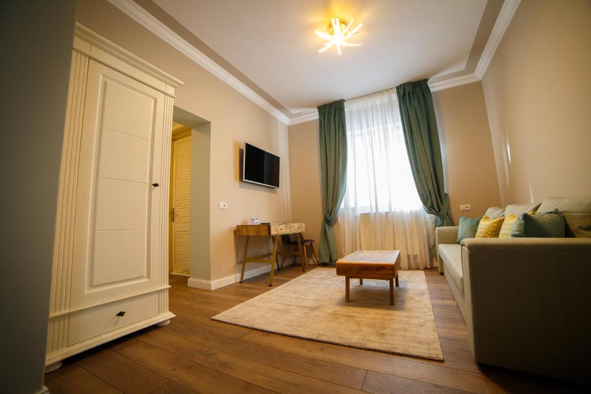 Garrison's Suites - Housity