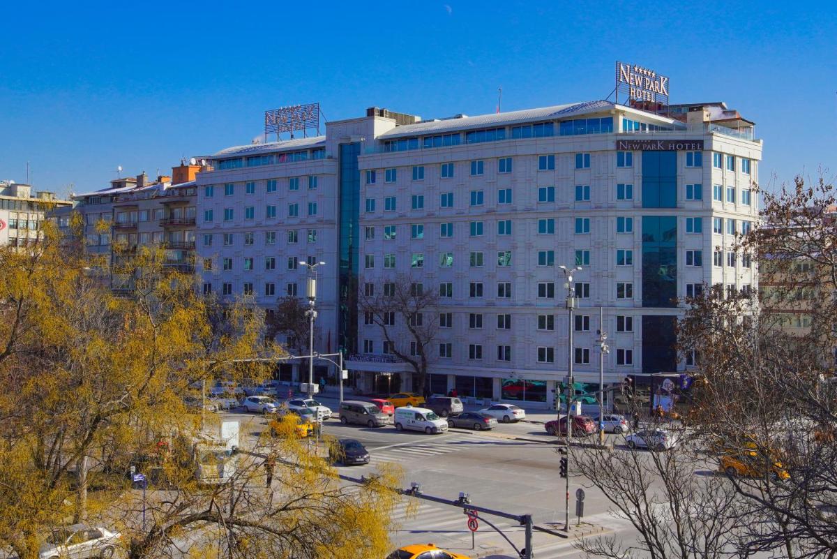 Suitetrails - New Park Hotel