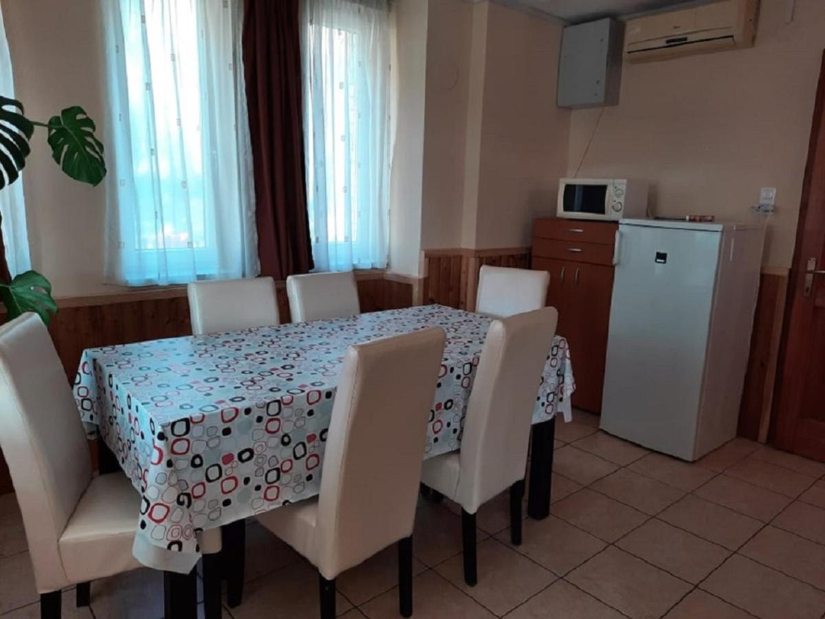 Ponty-Poronty Vendégház - Housity