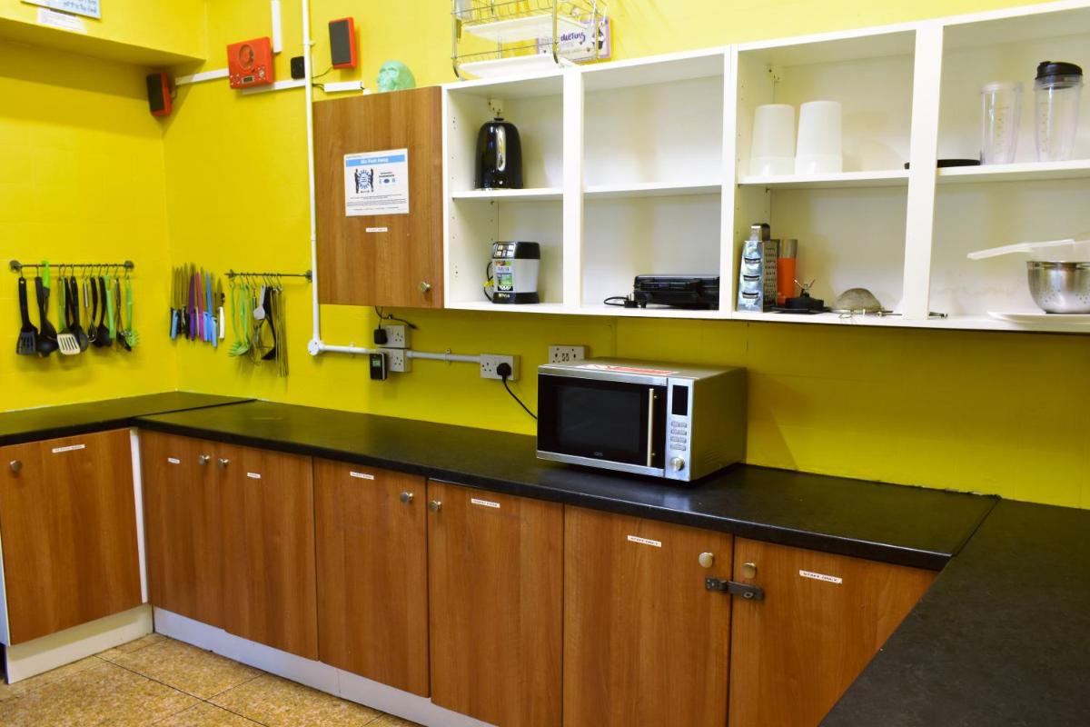 Paddy's Palace Belfast - Housity