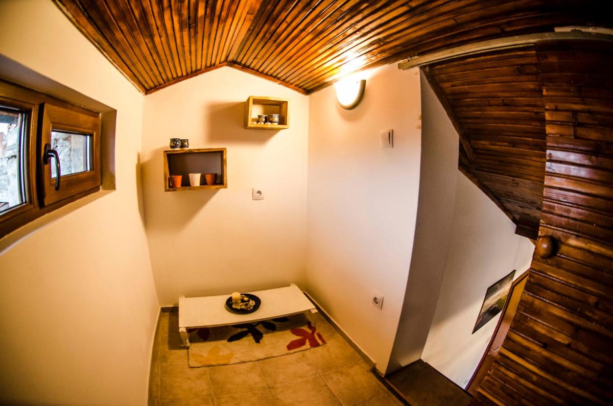 Off Vitosha Blvd Designer Studio - Housity