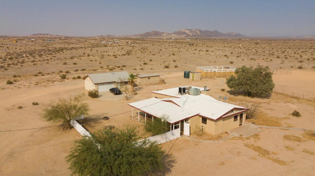 Desert Gem - Housity