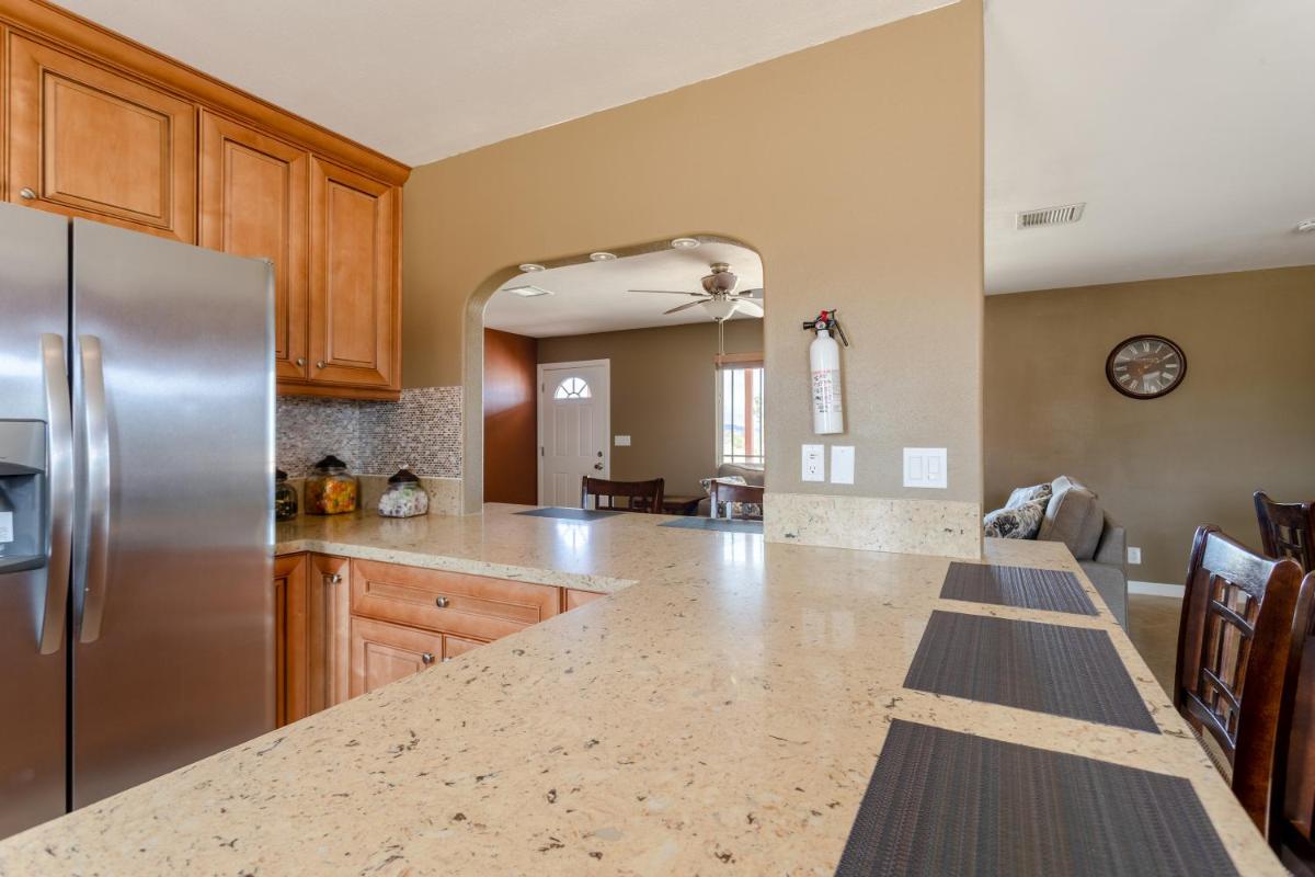 Sunlight Retreat - Housity