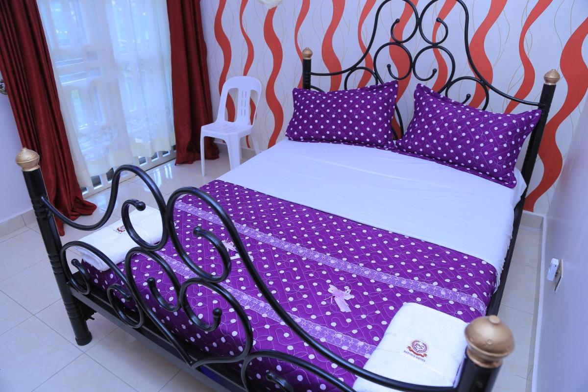 Red Sox Hotel Ltd - Housity