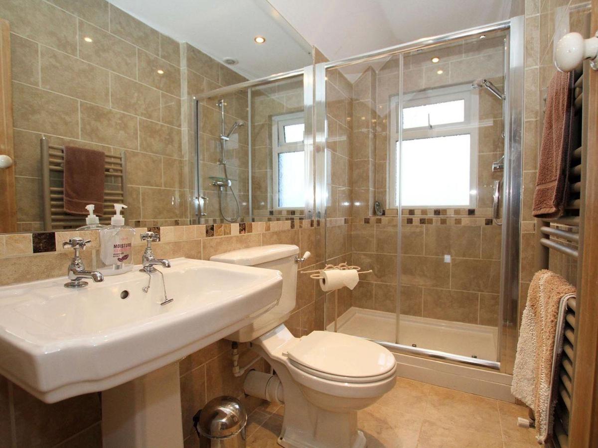 31 Castle Bakery - Housity