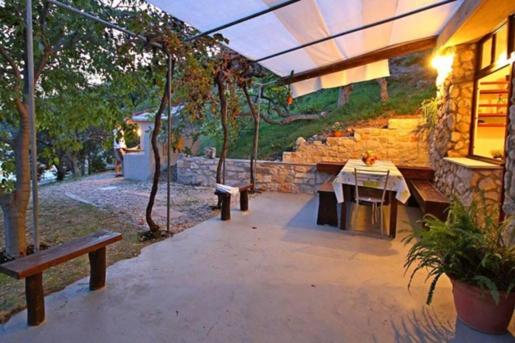 Robinson House On The Beach - Housity
