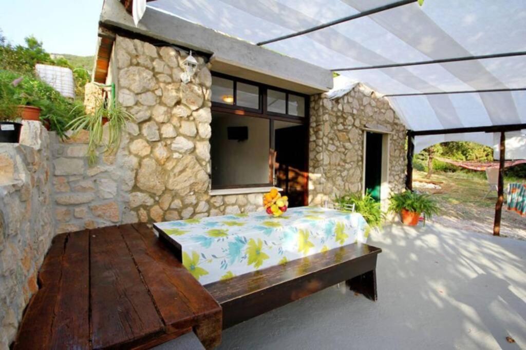 Robinson House On The Beach - Housity