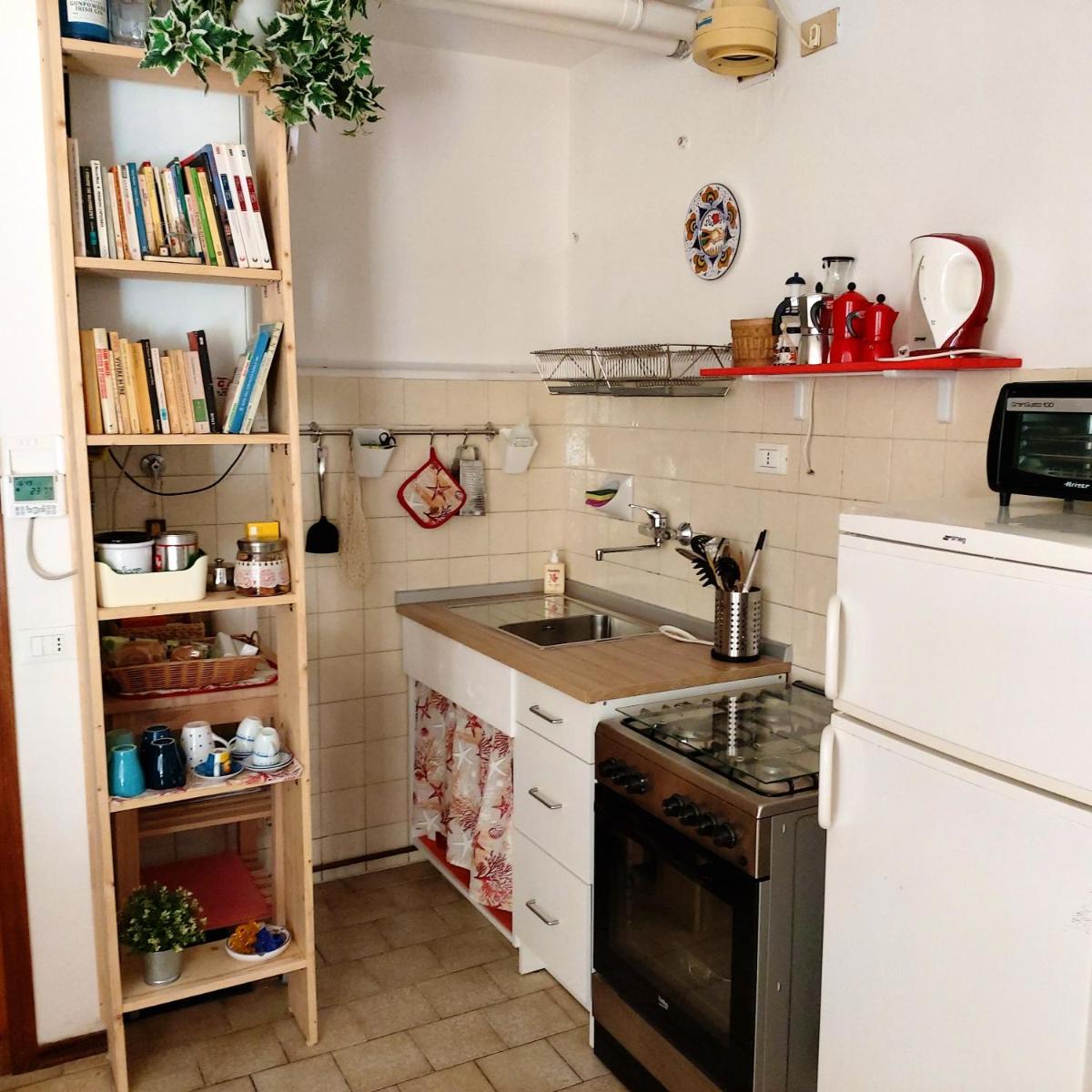 Charming house in Marina di Ravenna with fenced garden - Housity