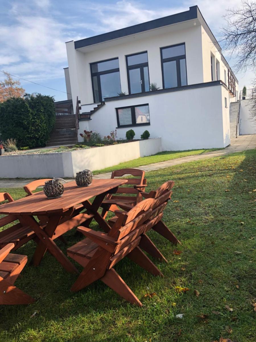 Hostel 4M Suchedniów - Housity