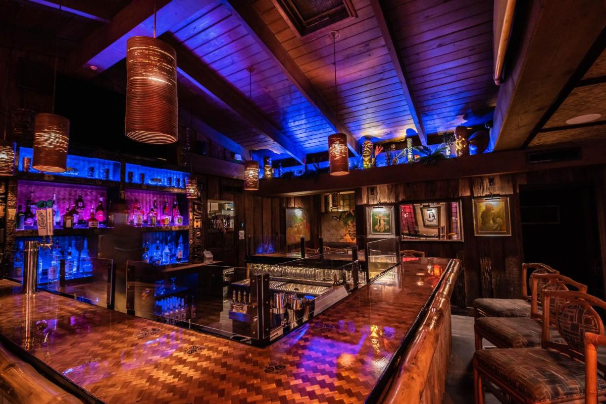 Golden Host Resort Sarasota - Housity