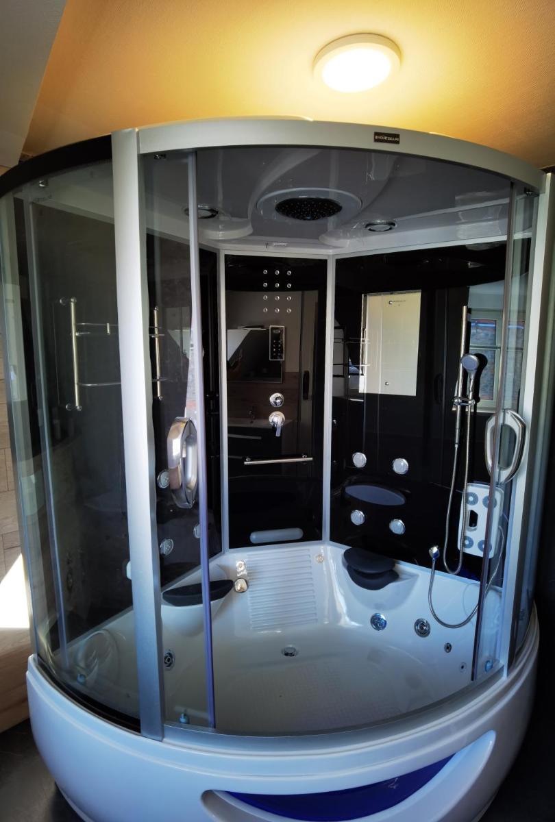 Gemütliche Dachwohnung mit kleiner oder großer Dachterrasse nebeneinander - Housity