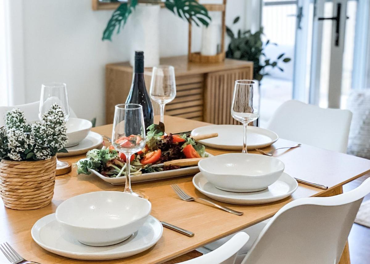 Just book it! Ruby - a spacious house in the CBD - Housity