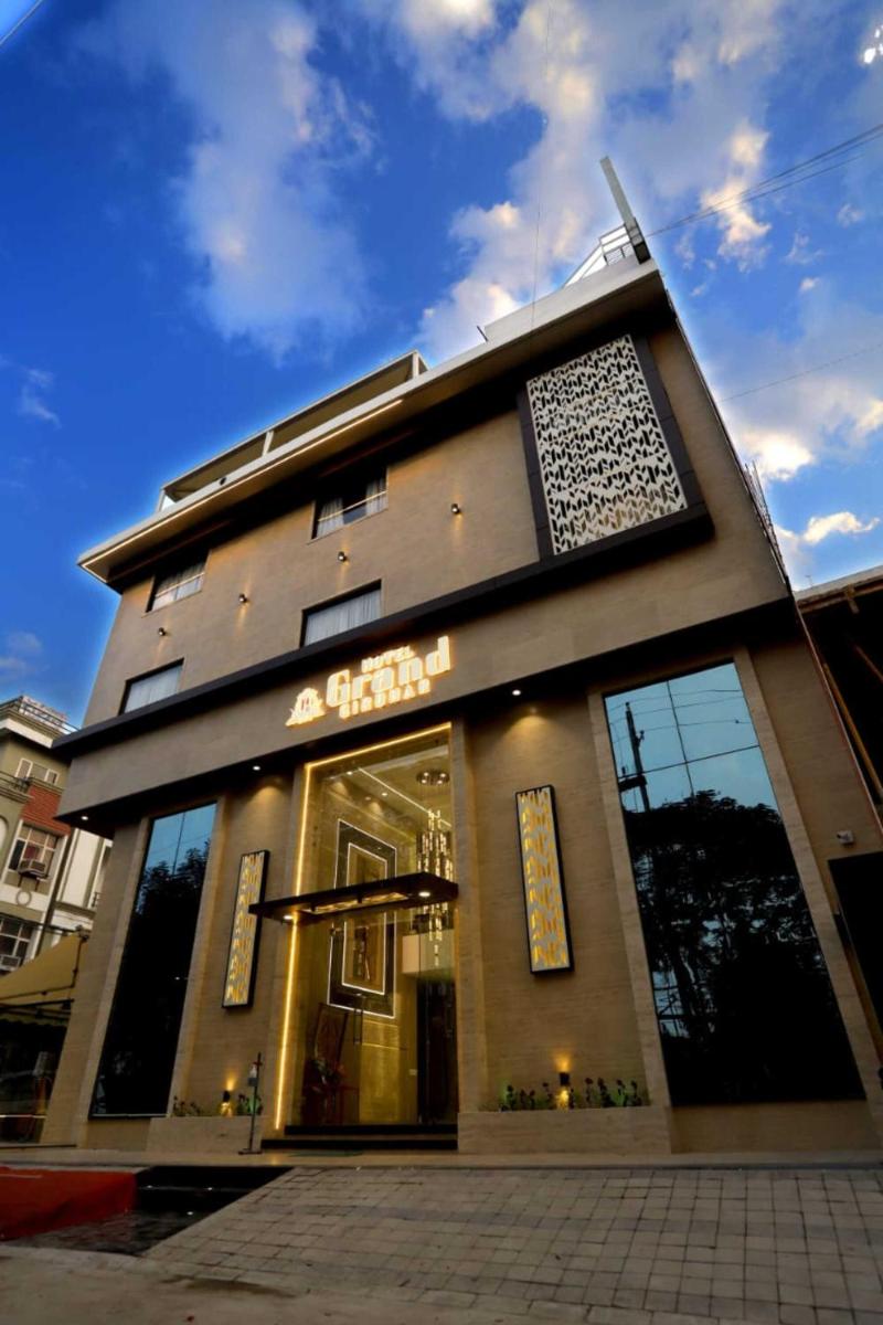 Hotel Grand Girdhar - Housity