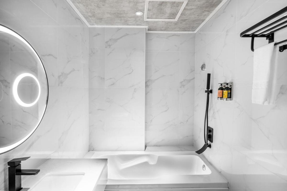A&R Urban Hotel - Housity