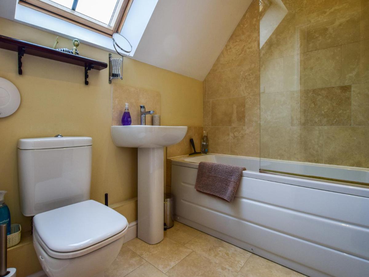 Granary, Oosland Farm - Housity