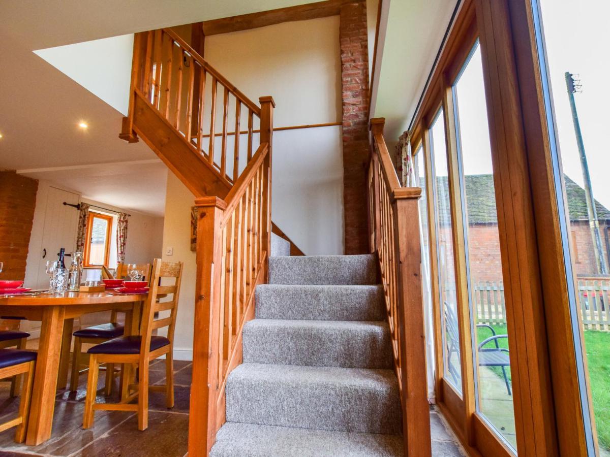Granary, Oosland Farm - Housity