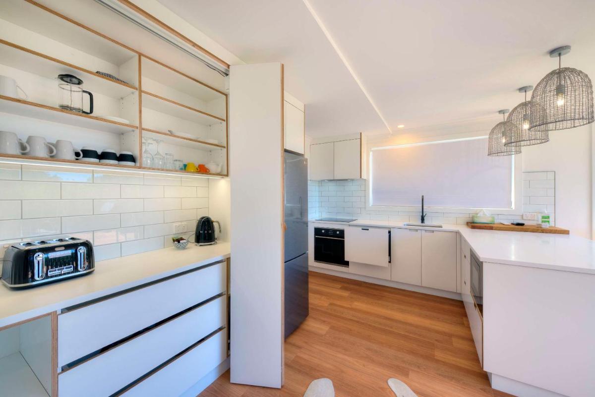 On the Beach 2 - Housity