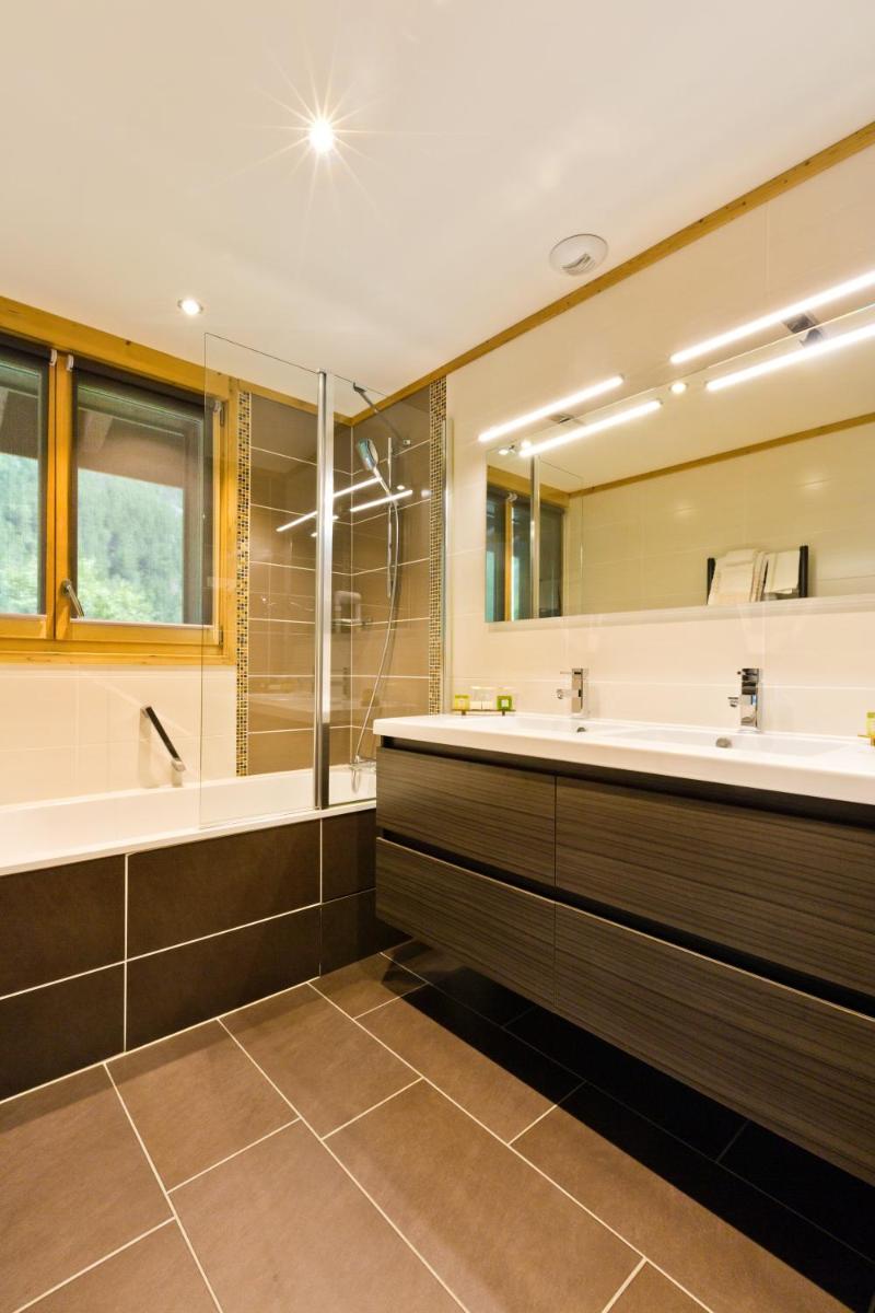 Salle de bains dans l'établissement Aiguille du Midi - Hôtel & Restaurant