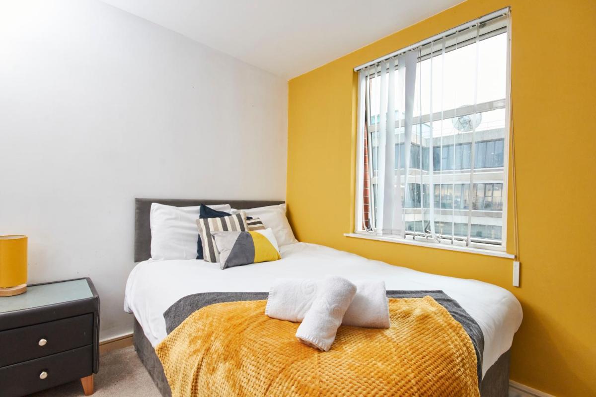 Stylish Manchester Gem - Sleeps 10! - Housity