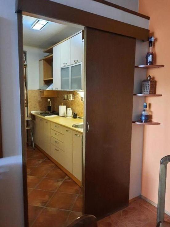 Skopje - center bright apartment - Housity