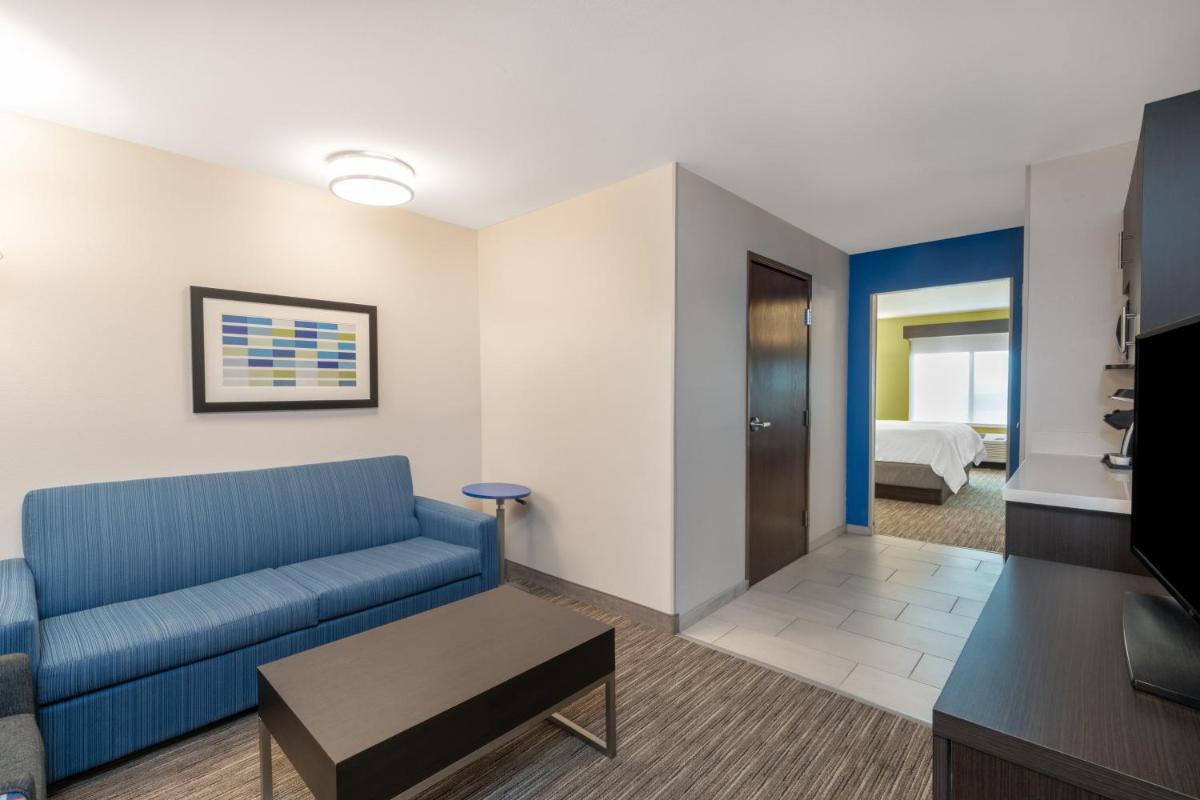Holiday Inn Express & Suites Trinidad by IHG - Housity