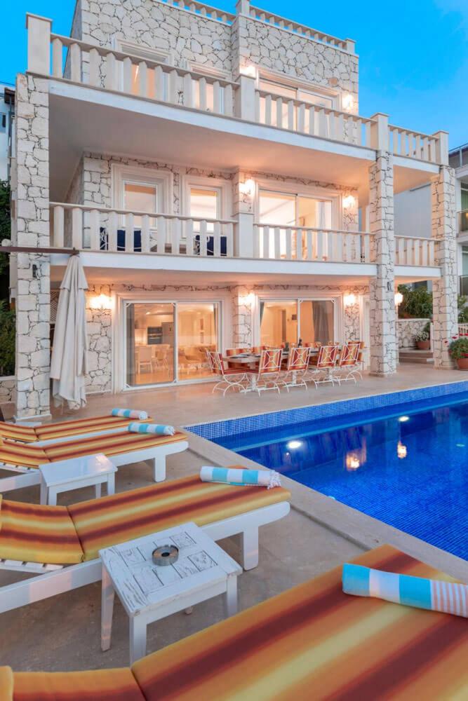 Ketchy Villa , Sleeps 14 , Heated Infinity pool , Wifi , Sunset in Kalkan - Housity