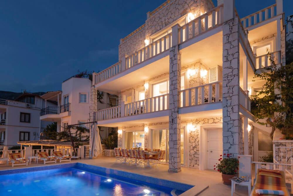 Ketchy Villa , Sleeps 14 , Heated Infinity pool , Wifi , Sunset in Kalkan - Housity